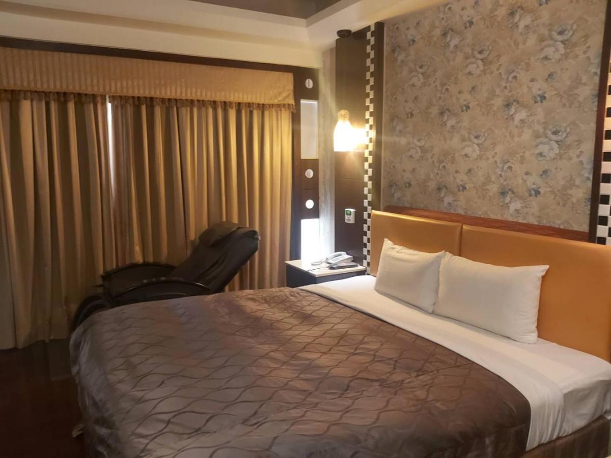 Chateau Motel Гаосюн Экстерьер фото